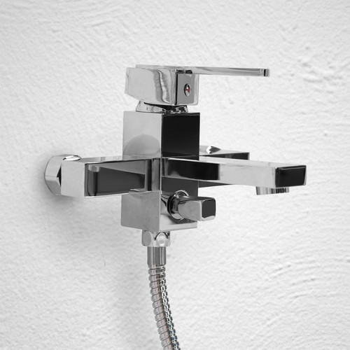 Смесители и душевые стойки